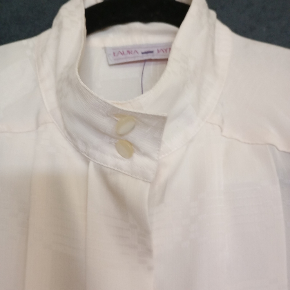 Laura And Jane Vintage Long Sleeve Satin-Like Blouse Ivory Size 12 Pleated - Picture 8 of 10